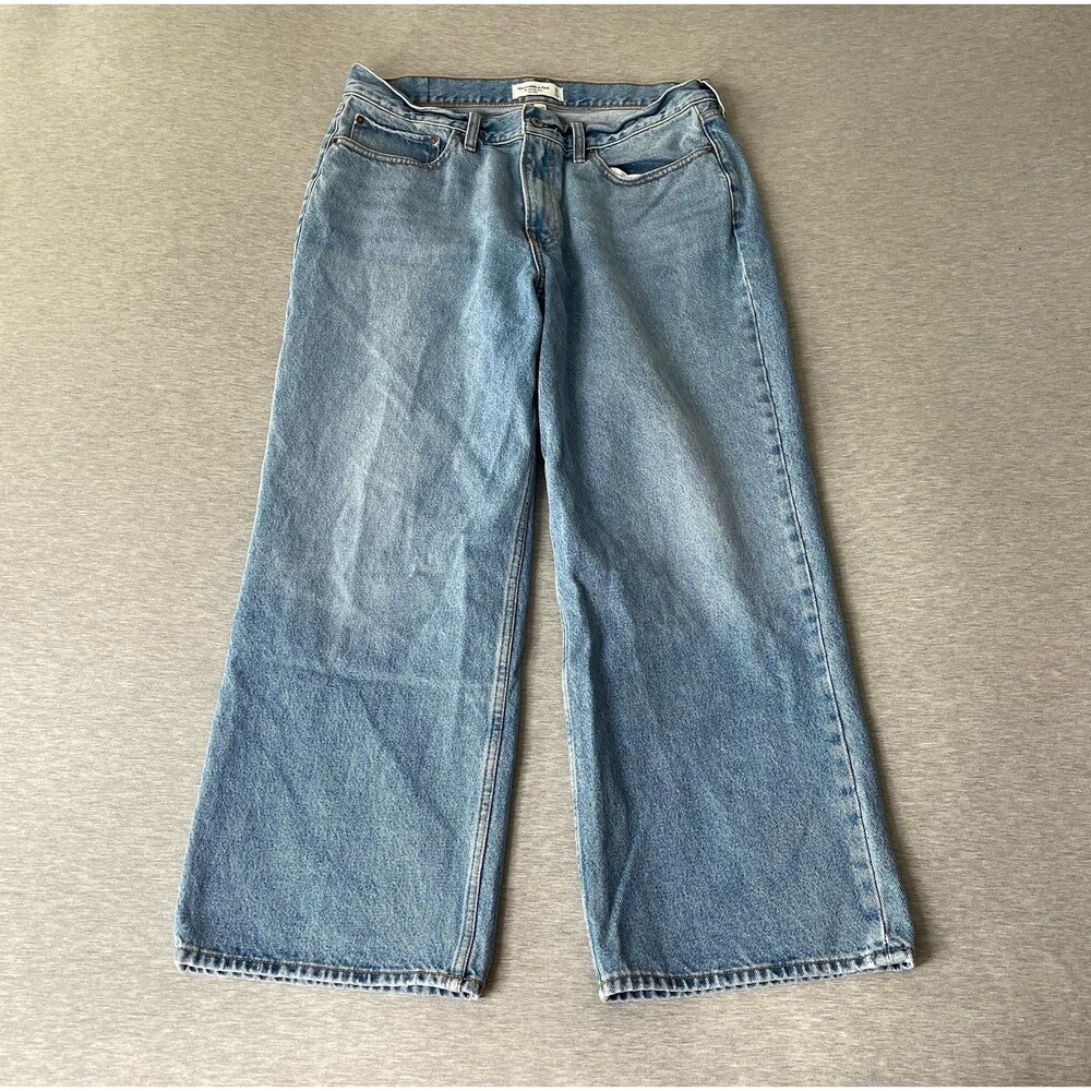 Abercrombie & Fitch Women’s Curve Love Mid Rise Slouchy Jeans - Size 32